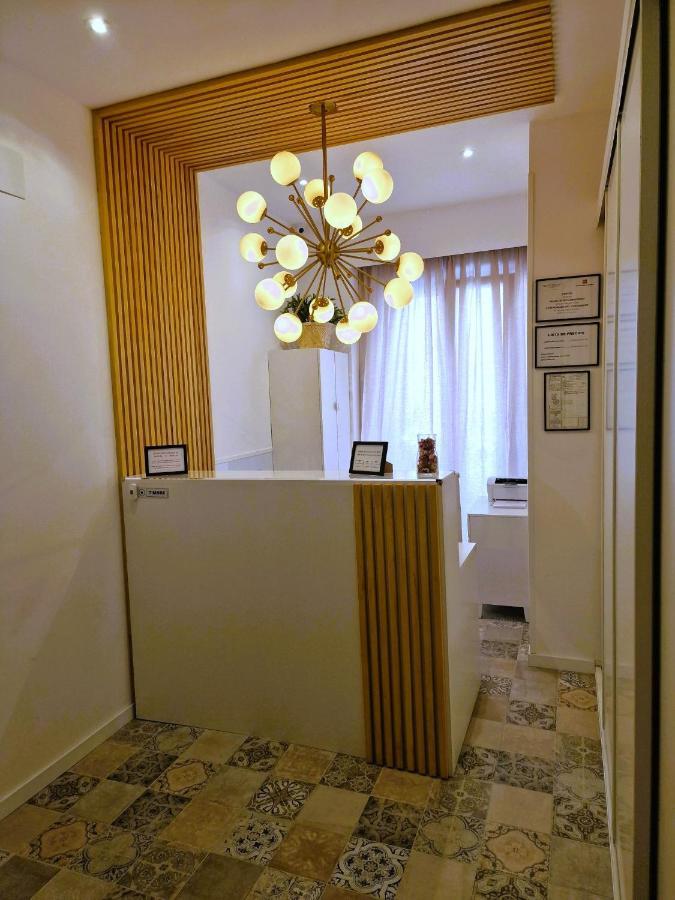 Hostal Comercial Madrid Bagian luar foto