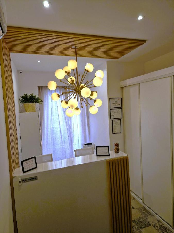 Hostal Comercial Madrid Bagian luar foto