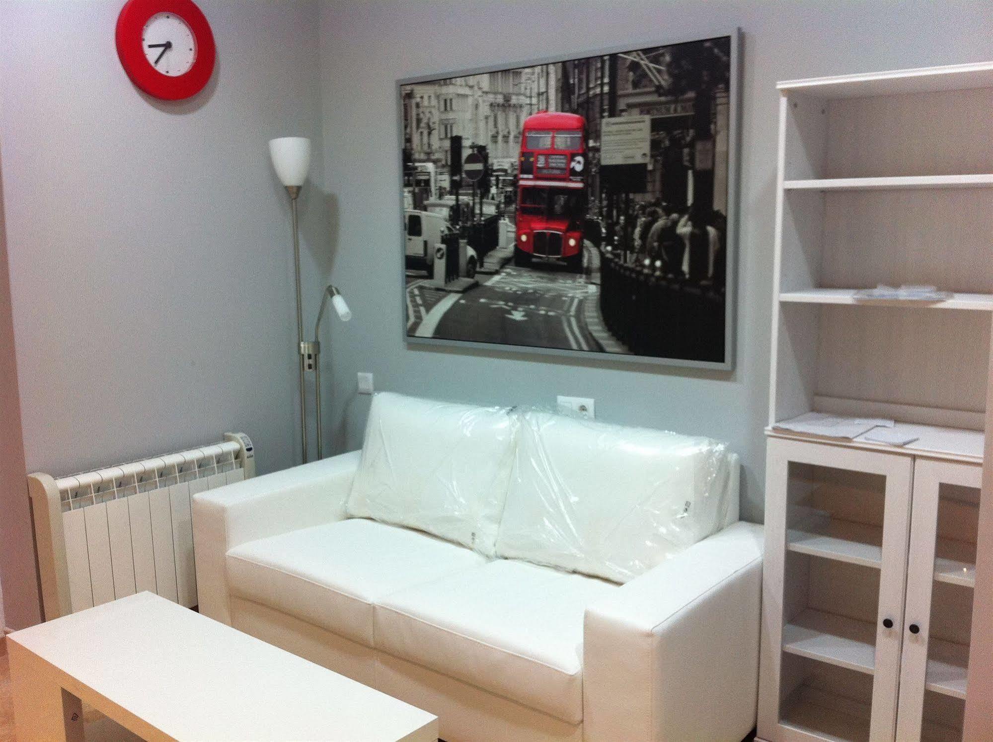 Hostal Comercial Madrid Bagian luar foto