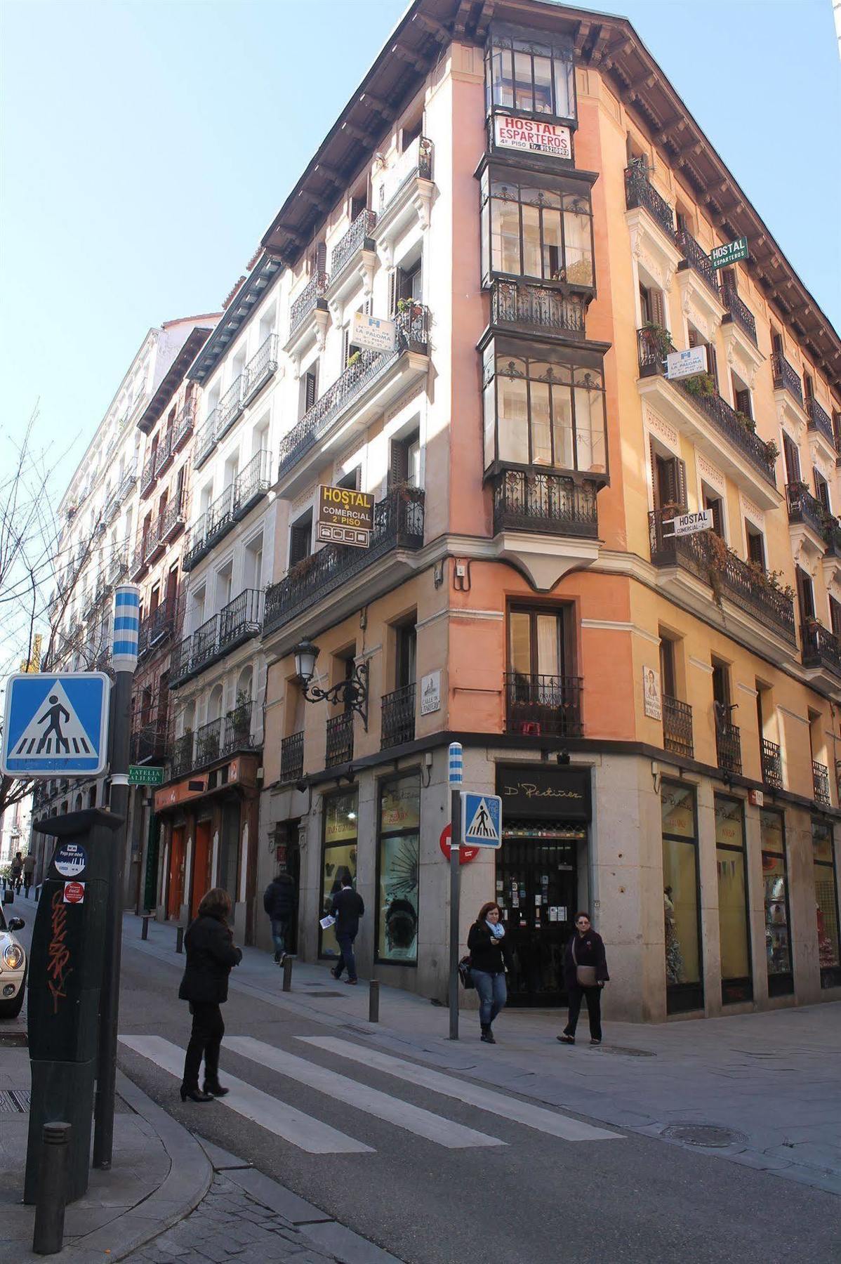 Hostal Comercial Madrid Bagian luar foto